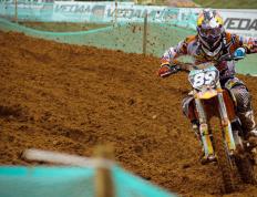 武磊赛点兑现，新疆男篮淘汰那不勒斯晋级四强，主帅激动落泪的简单介绍